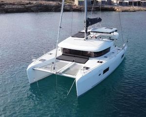Lagoon 42