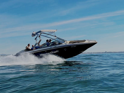 Motorboat Invictus 240 CX · 2008 (0)