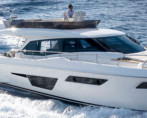 Ferretti 500