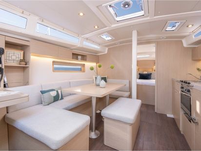 Velero Beneteau Oceanis 37.1 · 2024 · Silene - Comfort line (1)