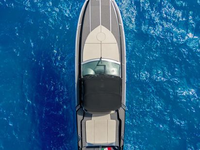 Bateau à moteur Tornado 45 S · 2000 (0)