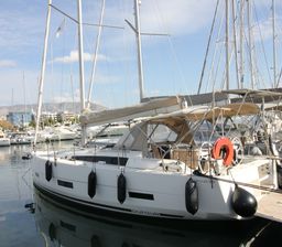 Sailboat Dufour 390 Grand Large · 2020