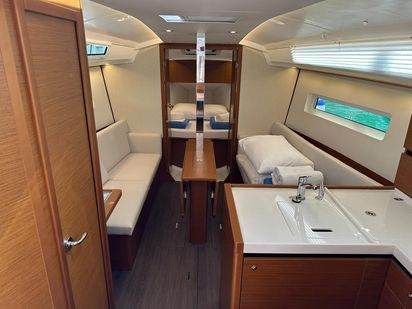 Velero Jeanneau Sun Odyssey 350 · 2024 · Star Kiss (1)