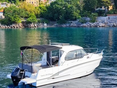 Bateau à moteur Beneteau Antares 8 OB · 2023 (0)