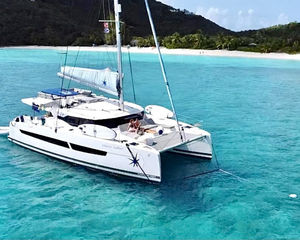 Fountaine Pajot Aura 51