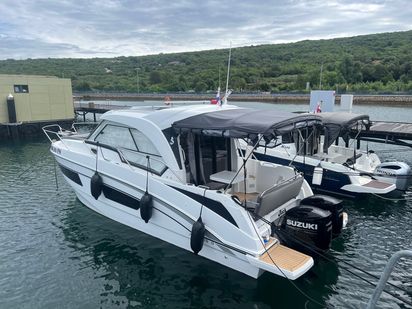 Bateau à moteur Beneteau Antares 9 OB · 2024 (0)