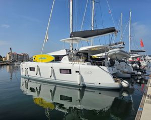 Lagoon 42
