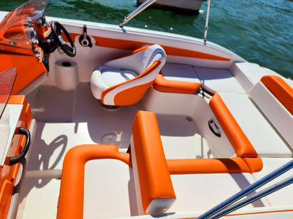 Speedboat Bryant 210 Bowrider · 2017 (refit 2024) · Orange Odyssey (1)