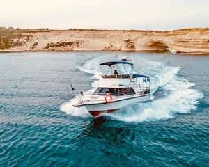 Bertram 28 Flybridge