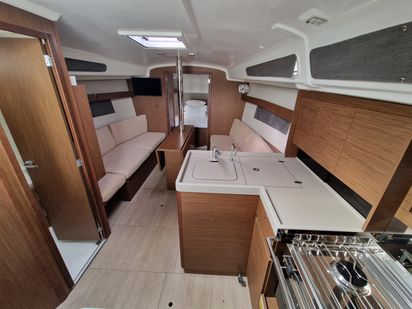 Sailboat Beneteau Oceanis 34 · 2024 · Navicela (1)