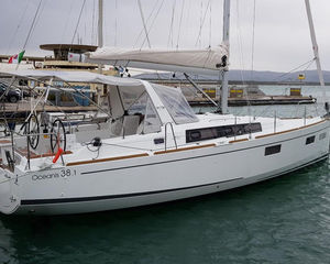 Beneteau Oceanis 38.1