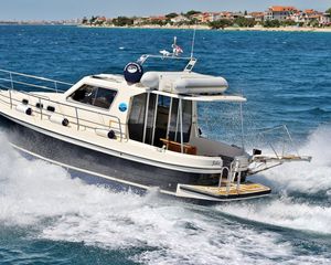 Sas Vektor Adria 1002