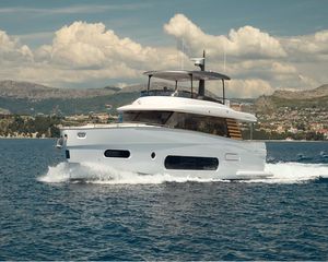 Azimut Magellano 66