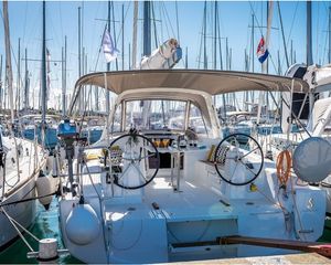 Beneteau Oceanis 38.1