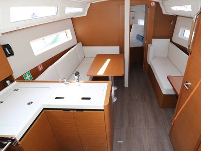 Segelboot Jeanneau Sun Odyssey 380 · 2025 · Red Kiss (1)