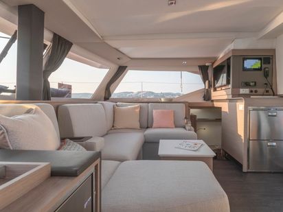 Catamaran Fountaine Pajot Isla 40 · 2023 · Kebitree (1)