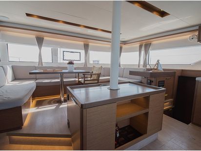 Catamaran Lagoon 50 · 2018 · For Sail Too (1)