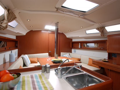 Barca a vela Beneteau Oceanis 37 · 2024 · PRES-O37-24-G (1)