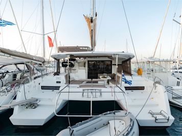 Catamarán Lagoon 42 · 2023