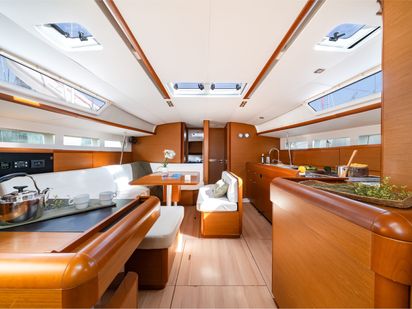 Sailboat Jeanneau Sun Odyssey 519 · 2020 · JUICY LUCY (1)