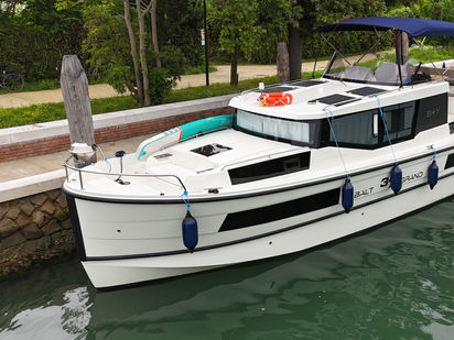 Houseboat Custom Built · 2024 (0)