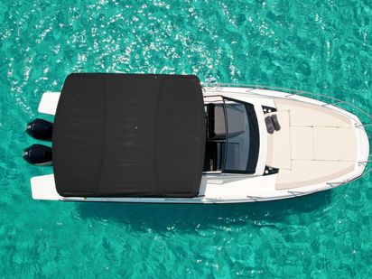 Lancha motora Quicksilver 875 Sundeck · 2023 · Luz (1)