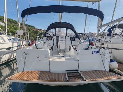 Sailboat Jeanneau Sun Odyssey 389 · 2019 (0)