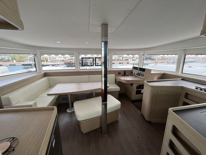 Catamaran Lagoon 42 · 2023 · Amlad (1)