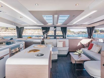 Catamaran Fountaine Pajot Aura 51 · 2025 · Dione II (1)