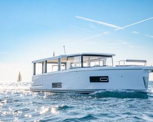 Beneteau Island Cruising Boat