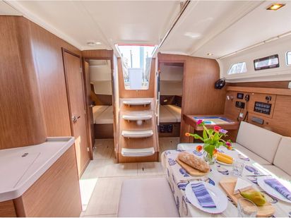 Sailboat Beneteau Oceanis 40.1 · 2022 · STARLIGHT (1)