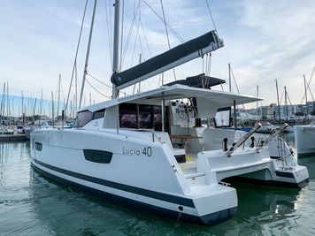 Catamaran Fountaine Pajot Lucia 40 · 2020