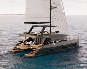 Moon Yacht 60