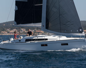 Beneteau Oceanis 38.1