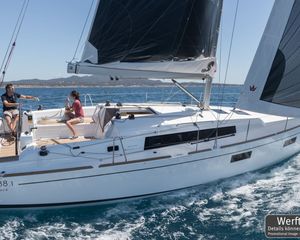 Beneteau Oceanis 38.1