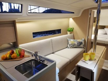 Sailboat Beneteau Oceanis 30.1 · 2020 · YODA (1)