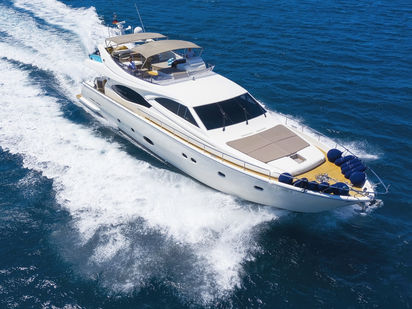 Bateau à moteur Ferretti 760 · 2003 (0)