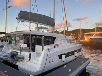 Catamarán Bali 4.4 · 2023