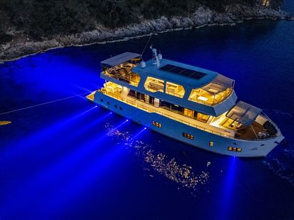 M520  Trawler Lila (1)