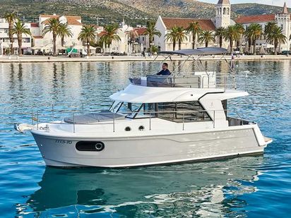 Motorboat Beneteau Swift Trawler 30 · 2018 (0)