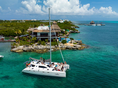 Private Catamaran Deluxe (1)