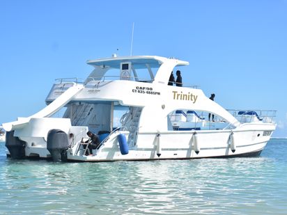 Catamaran Trinity (1)