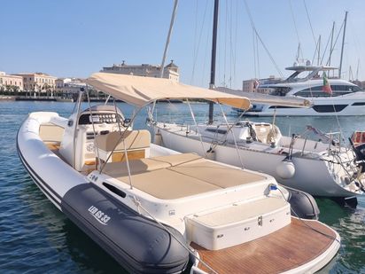 Bateau semi-rigide Indigo Marine 32S · 2010 (0)