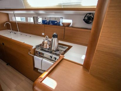Sailboat Jeanneau Sun Odyssey 519 · 2019 · Aquaholic (1)