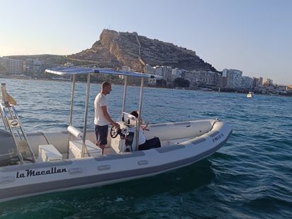 Bateau semi-rigide Asso 620 · 2016 (0)