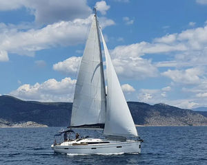 Bavaria 37