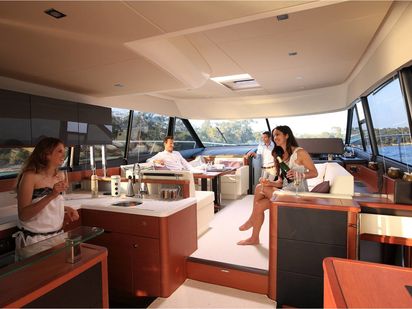Motorboot Jeanneau Prestige 550 Fly · 2013 · Very Bery (1)