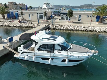 Barco a motore Beneteau Antares 9 OB · 2022 (0)