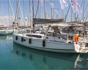 Beneteau Oceanis 38.1