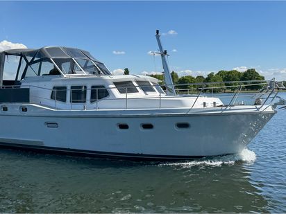 Houseboat Advantage 38 · 2008 (0)